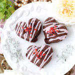【レシピ】苺チョコがけぷっくりハート形ダブルチョコレートスコーン