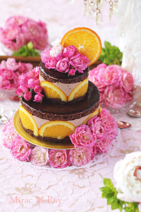 オレンジチョコレートババロアの２段デコレーションアントルメ・ケーキ
